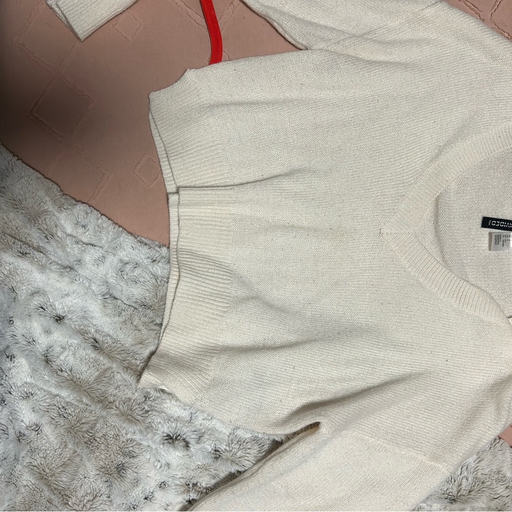 H&M Cream V-Neck Sweater